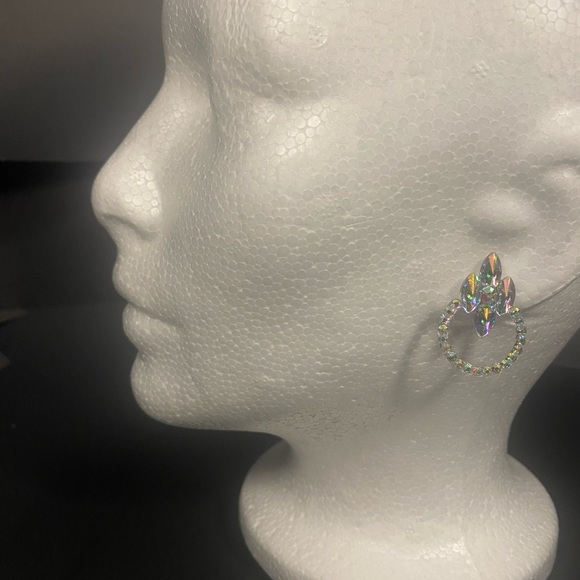 Resin and Rhinestone inspired post earring - Picture 3 of 3